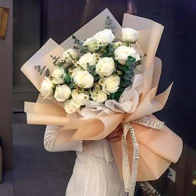 白玫瑰的意思和花语，白玫瑰送给朋友的花语和意思