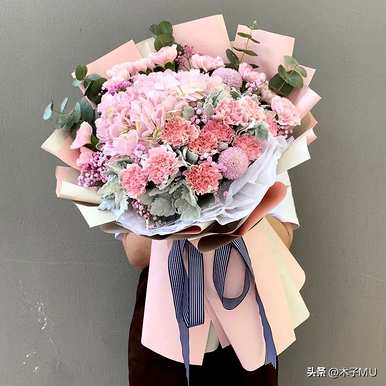 康乃馨花语3代表什么，康乃馨花语代表什么？