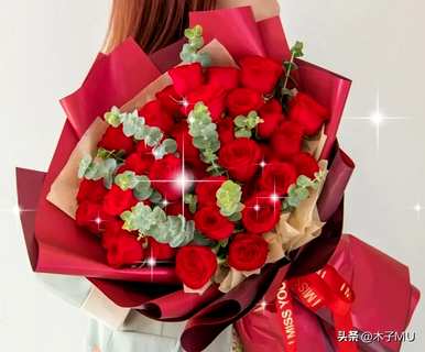 11朵粉玫瑰的花语是什么？