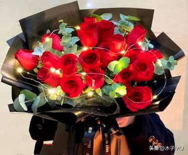 11朵粉玫瑰的花语是什么？